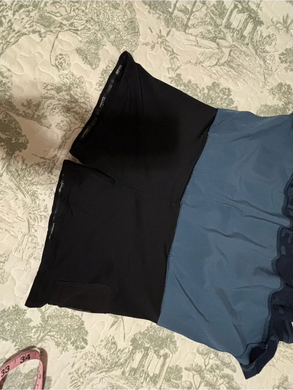VINTAGE Lululemon sz 6 Pace Setter Heathered Texture Lotus Oil Slick Blue camo.